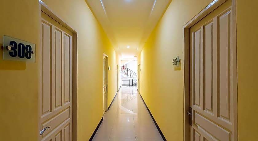 RedDoorz @ H. Agus Salim Street Pontianak