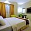 Pose In Hotel Solo