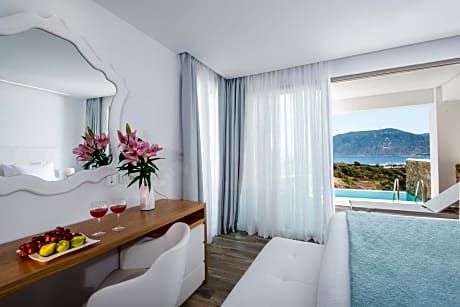 Junior Suite with Private Pool and Sea View