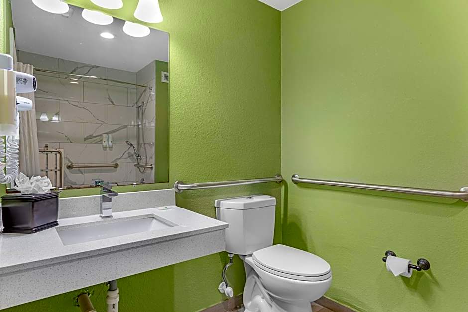 Quality Inn & Suites Plano