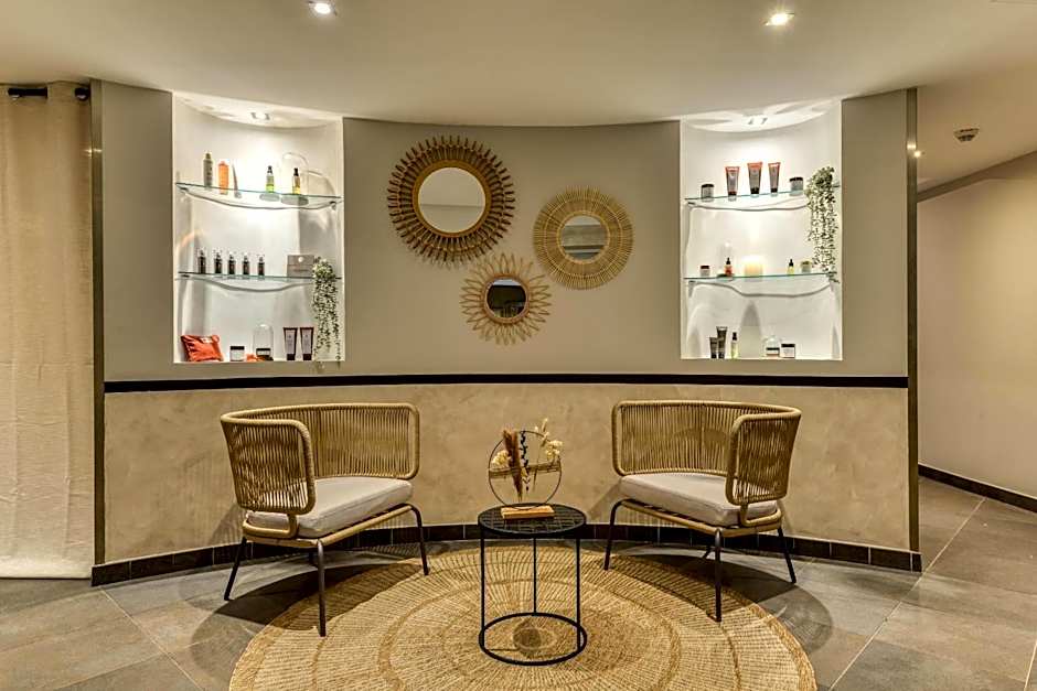 Zenitude Hotel la Valadiere, an Ascend Collection Hotel