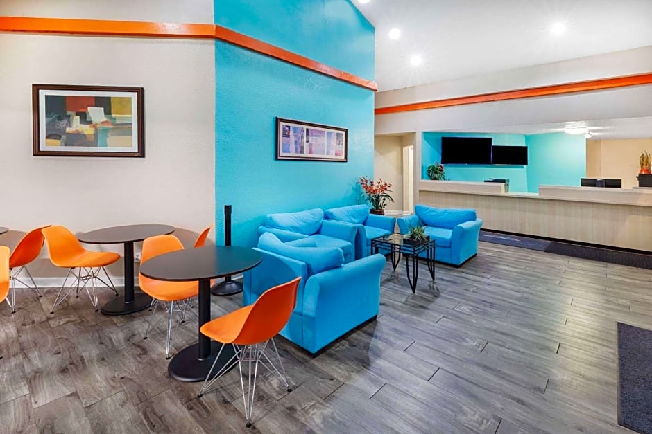 Howard Johnson by Wyndham Houston Hobby Airport