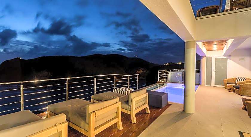 Head Over Hills Luxury Retreat