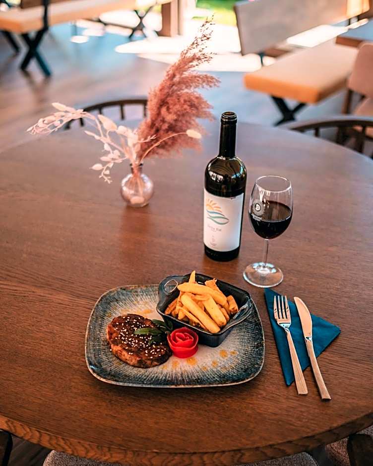 Delta Est Hotel & Restaurant