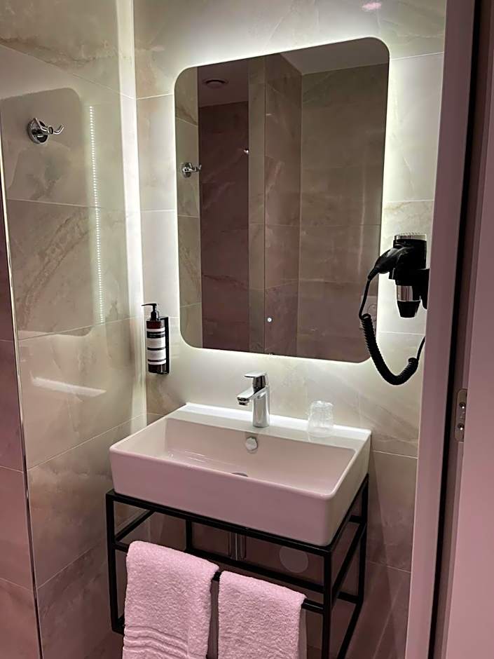 OZO Hotels Antares Airport