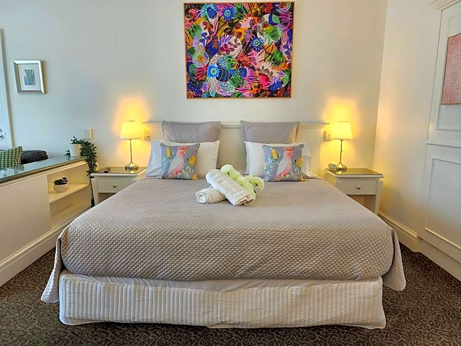 Deluxe Private Apartment and Studio - Ocean Views