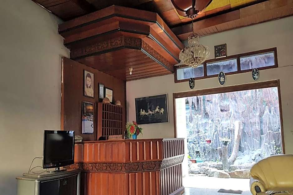 OYO 2320 Hotel Charvita