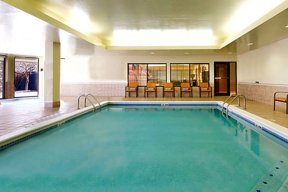 Country Inn & Suites by Radisson, Columbus-Edinburgh