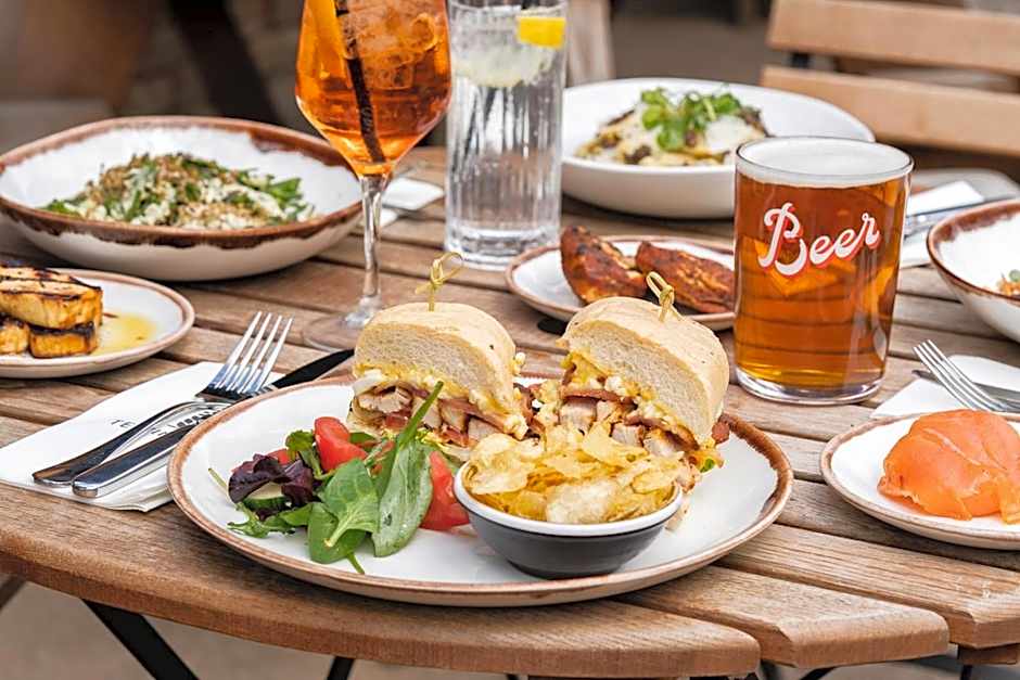 Tewinbury Farm Hotel