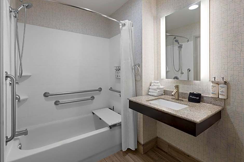 Holiday Inn Express Hotel & Suites Hamburg By IHG