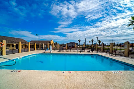 Aransas Bay Inn & Suites Corpus Christi by OYO