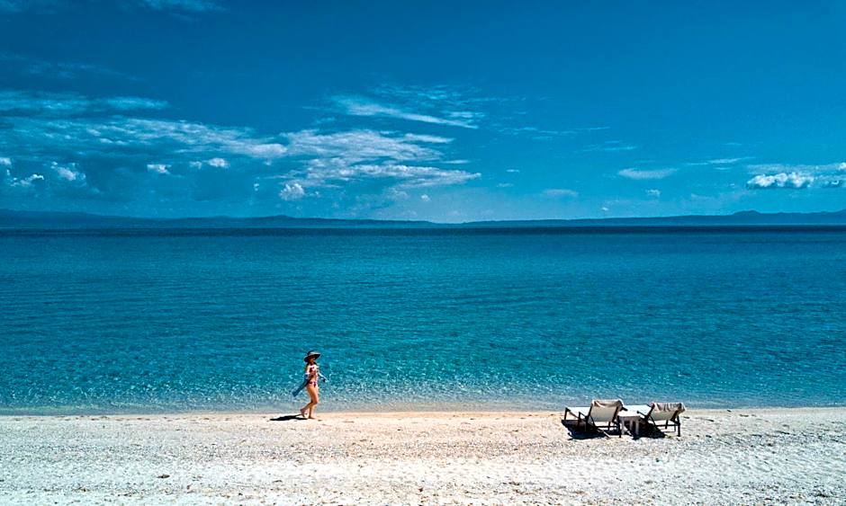 Royal Hotel and Suites