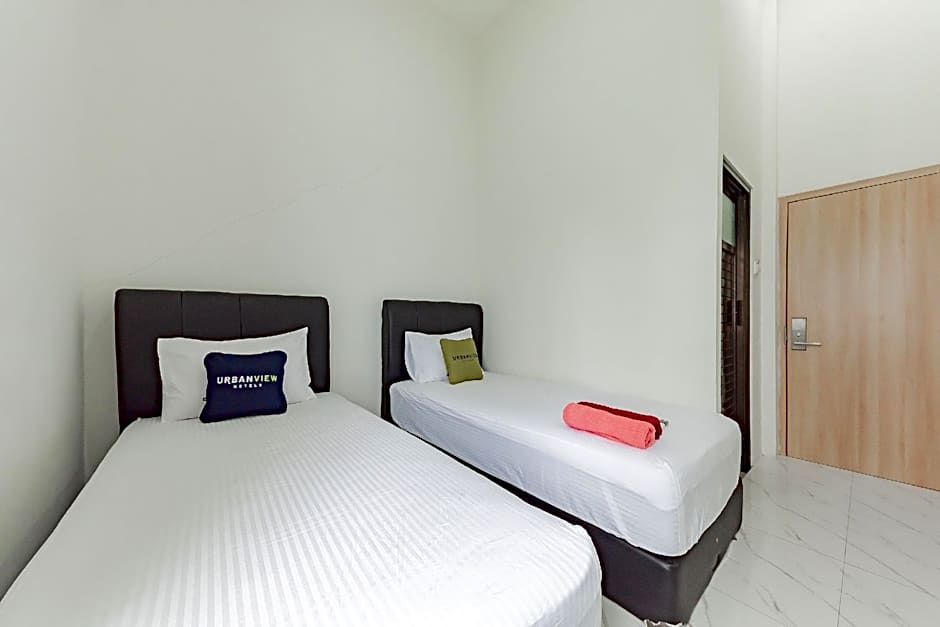 Urbanview Hotel La De Grizz Syariah Sampit by RedDoorz