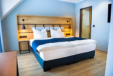 Large Double Room