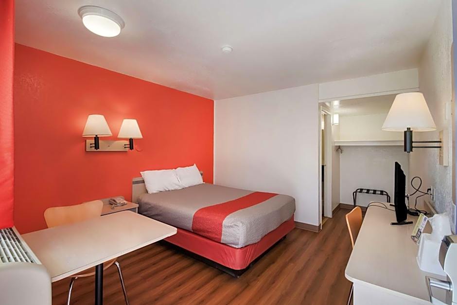 Motel 6-Moses Lake, WA