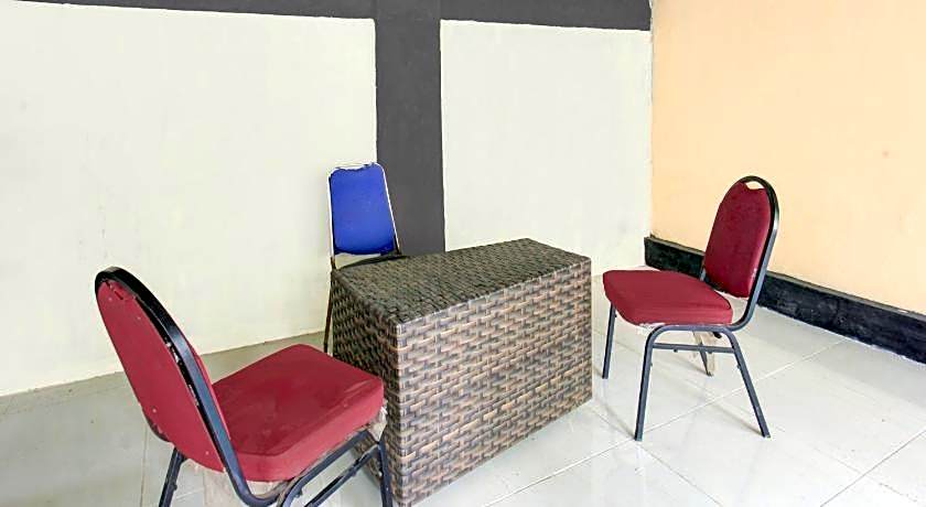 OYO Life 93155 Wisma Sarah