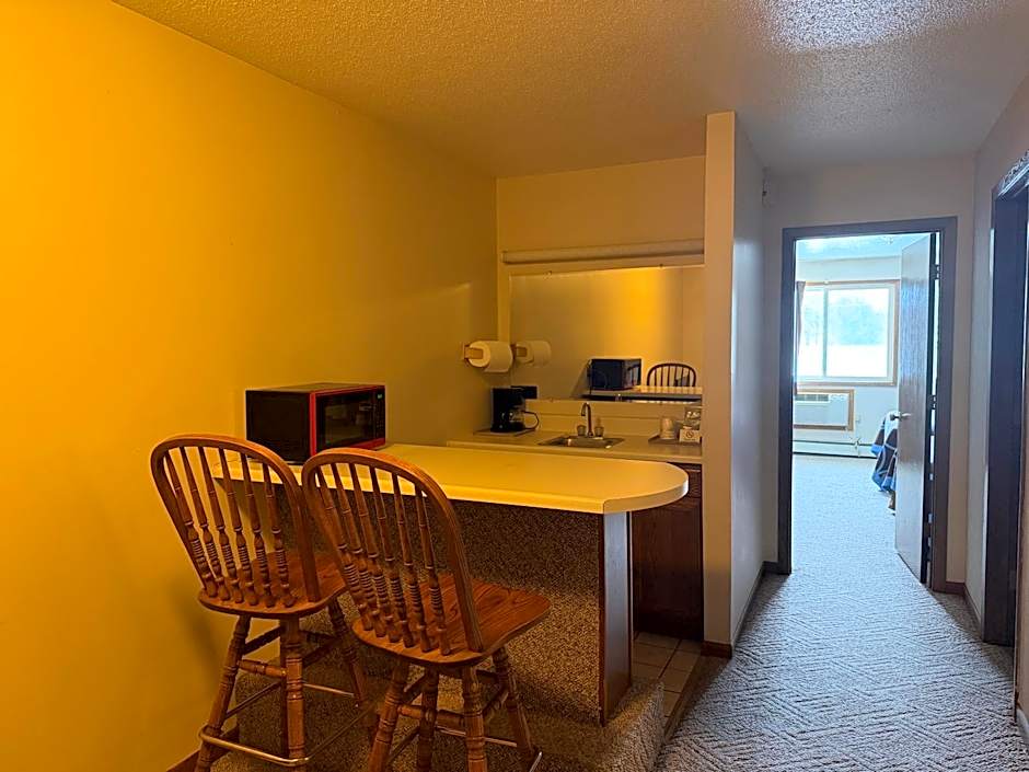 Iron Mountain Inn & Suites MI US 2