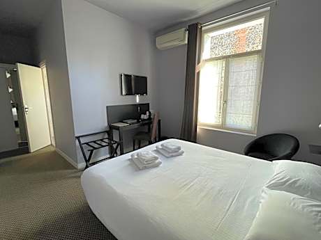 Queen Room with Garden View