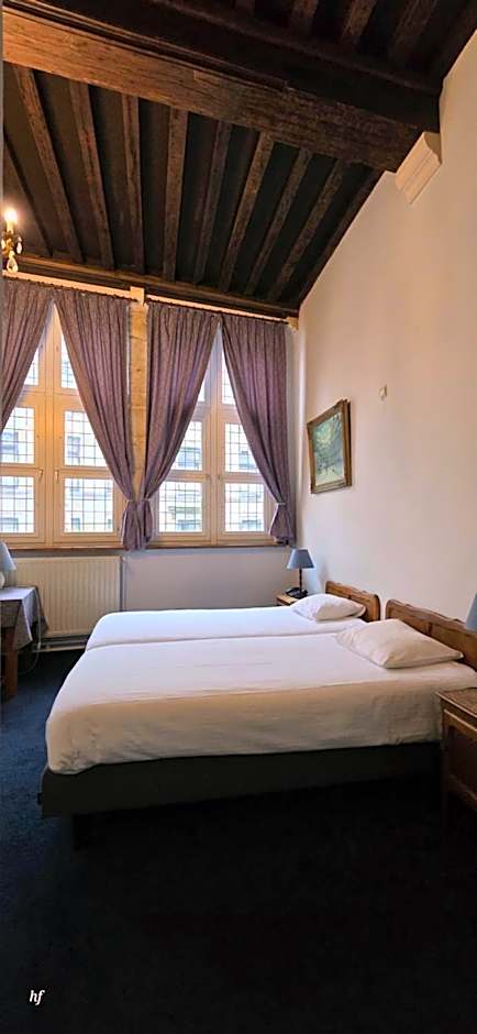 Erasmus Hotel