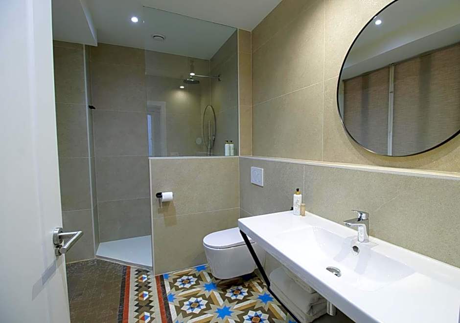 VALOLA Boutique Rooms