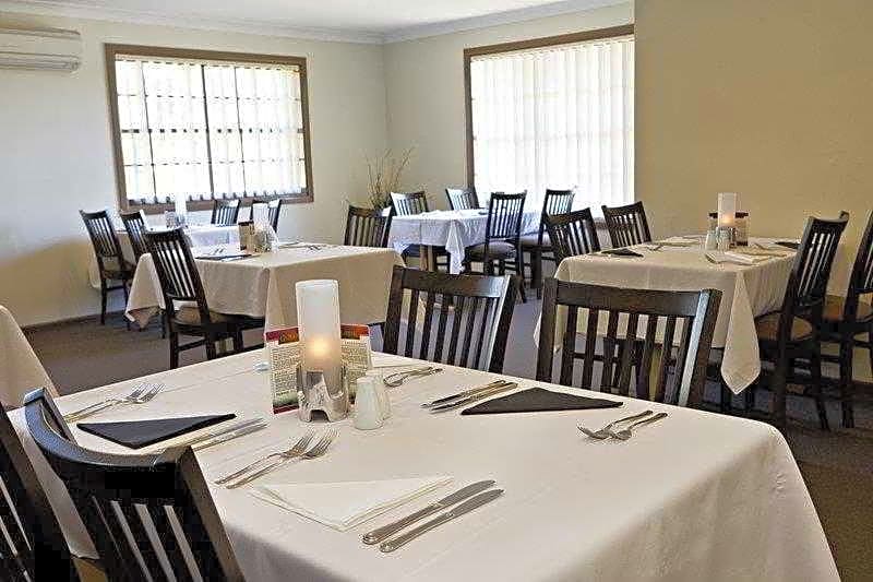 Hilltops Retreat Motor Inn