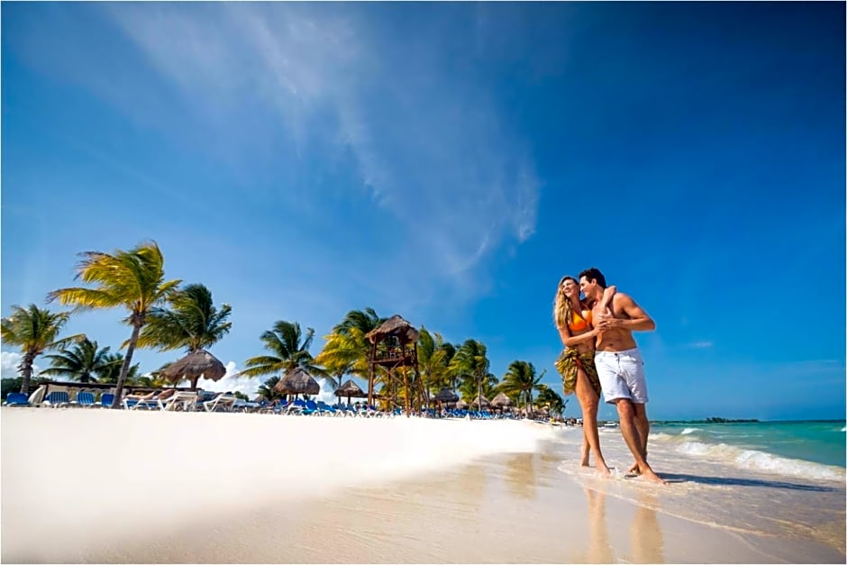 Blue Bay Grand Esmeralda - All Inclusive