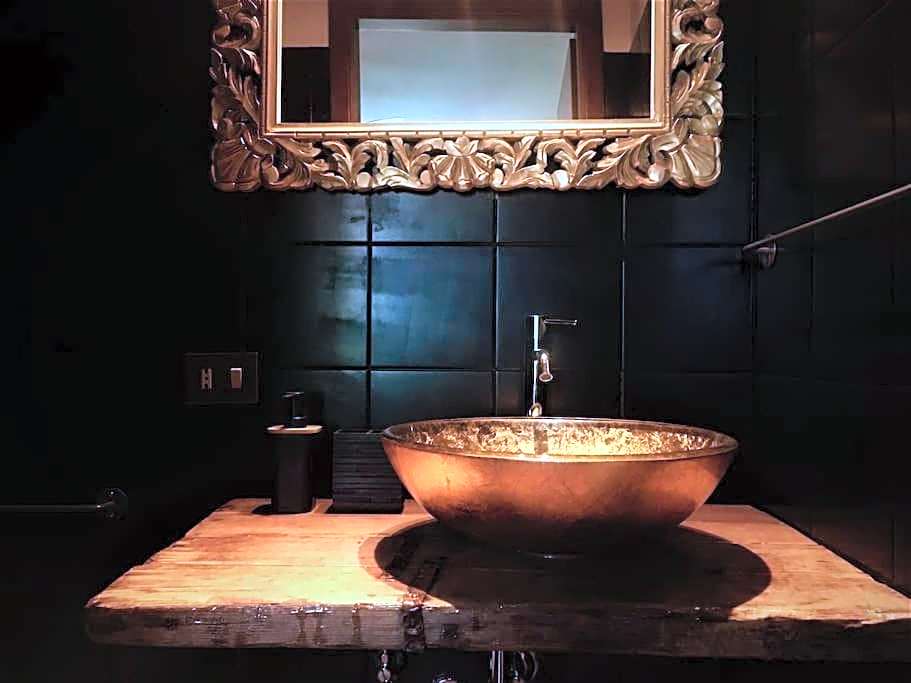 Guest Art Trastevere Station with AC