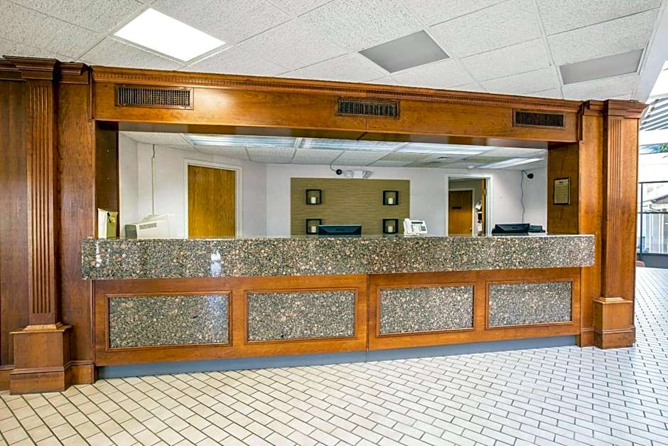 Greeneville Inn And Suites