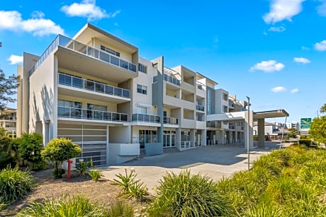 Quality Suites Pioneer Sands