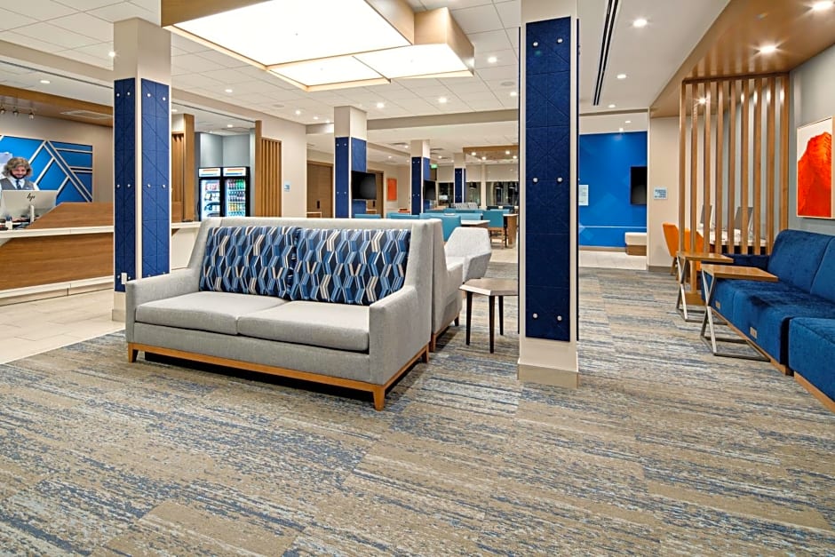 Holiday Inn Express & Suites - Palm Desert - Millennium By IHG