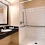 Dubuque Inn & Suites