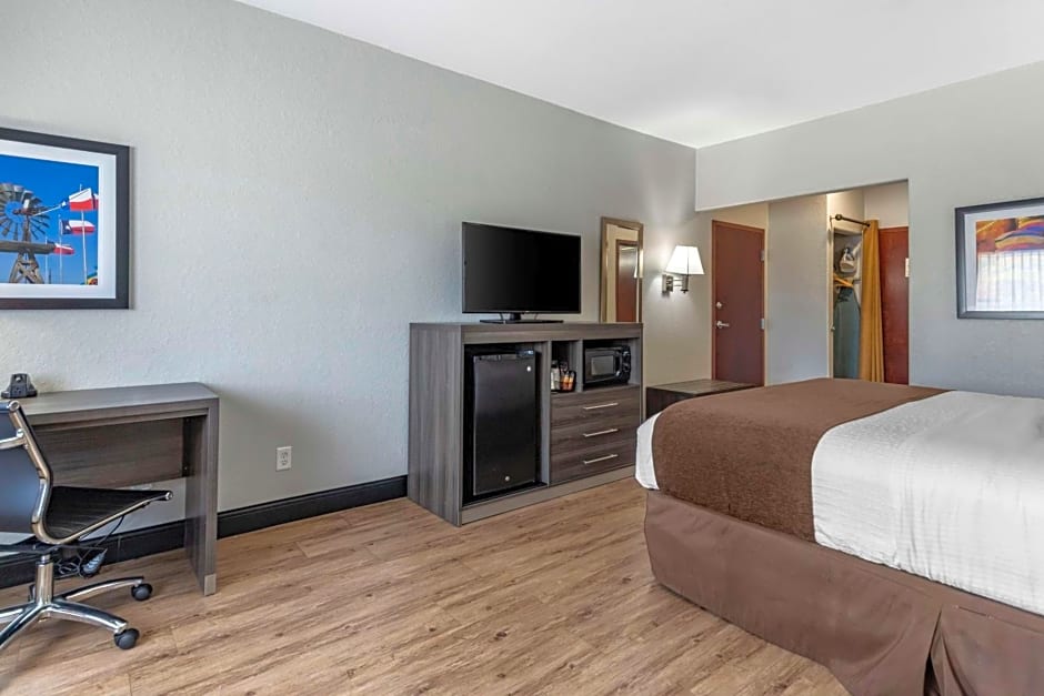 Best Western Plus Victoria Inn & Suites
