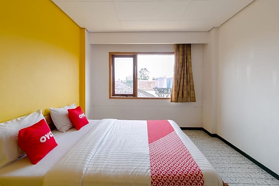 OYO 1996 Koneng Hotel