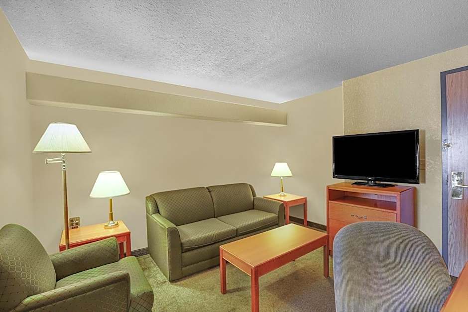 Photo 1 of 3 of 1 Bedroom 1 King Bed Suite