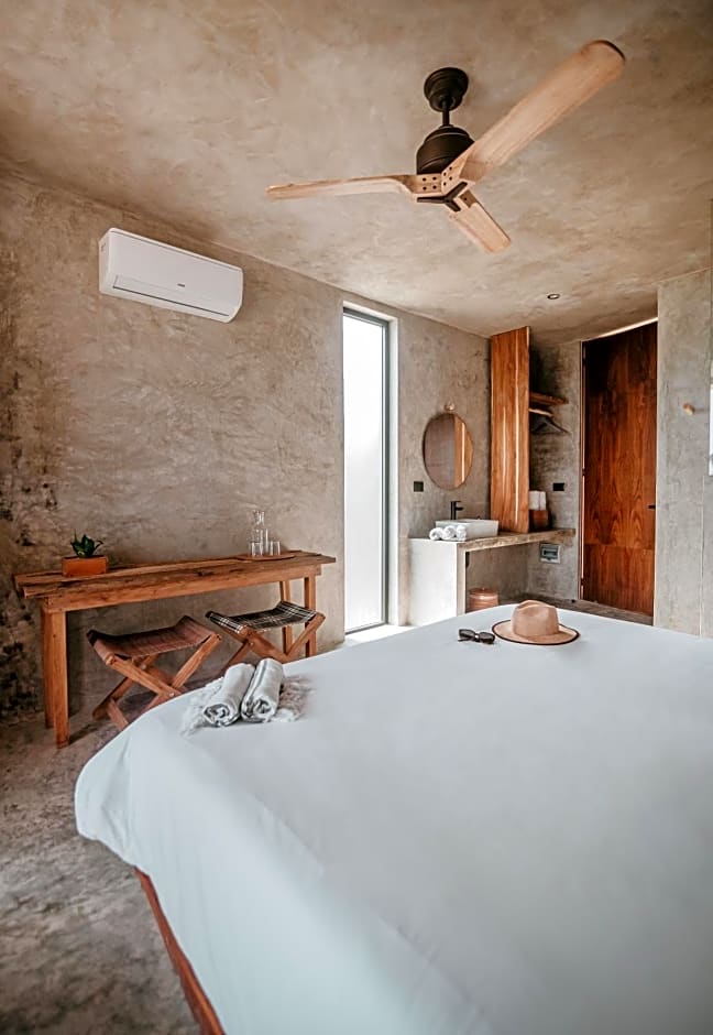 DOS MARES Barefoot Hotel
