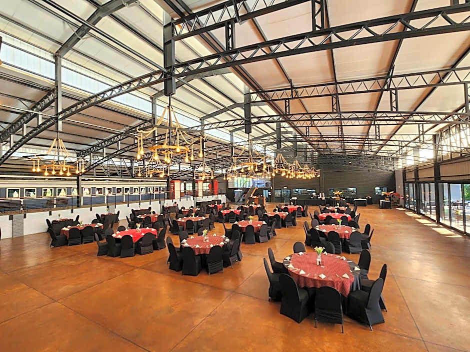 Safari Hotel & Convention Centre