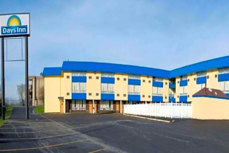 Days Inn by Wyndham Fort Wright Cincinnati Area