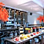 La Mejor Hotel & Sky Bar