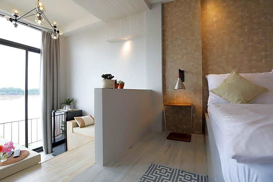 The River House Chiangkhan Hotel