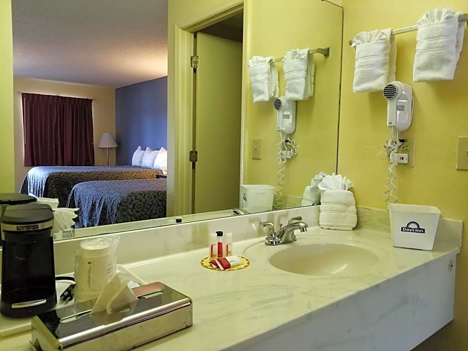 Days Inn by Wyndham Camilla