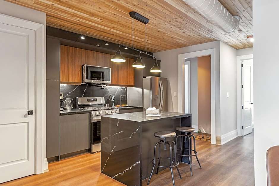 The Queen's Griffen – Toronto