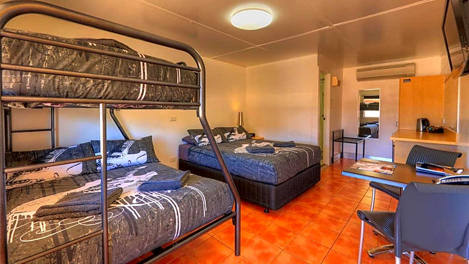 Halls Creek Motel
