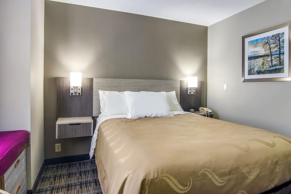 Quality Inn & Suites Grove City-Outlet Mall