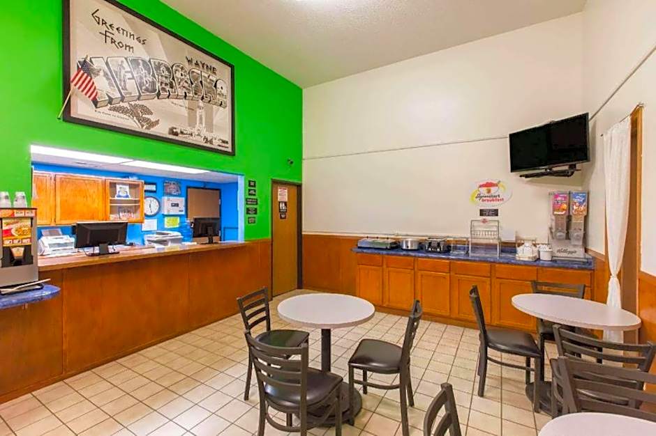 Super 8 by Wyndham Wayne