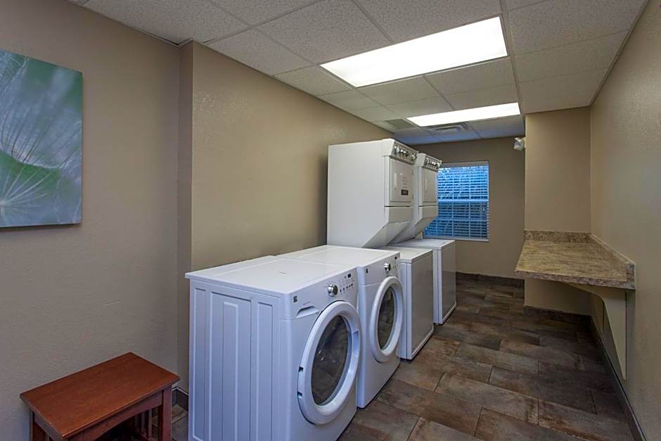 Holiday Inn Express & Suites North Brunswick By IHG