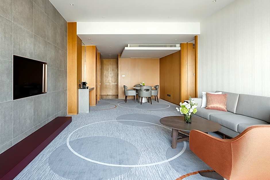 Photo 1 of 6 of Suite