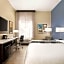 La Quinta Inn & Suites by Wyndham San Bernardino