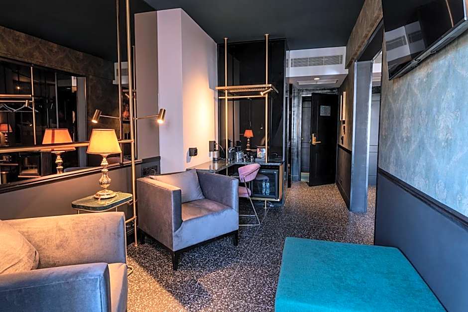  Skylark, Aluma Hotel & Resort