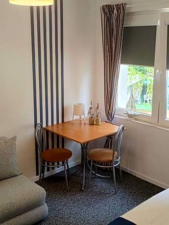 Basic Triple Room