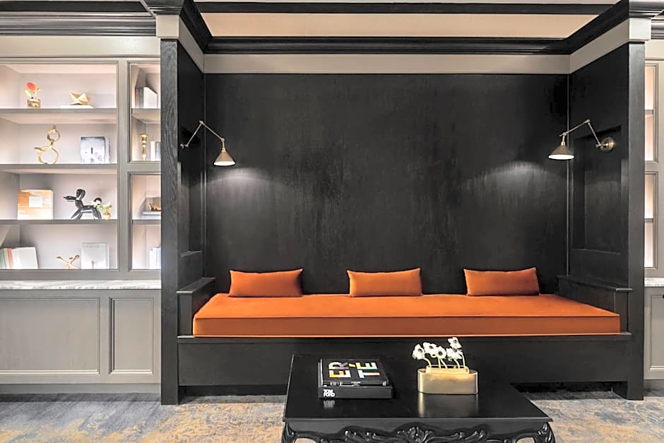 The Drake Oak Brook, Autograph Hotels